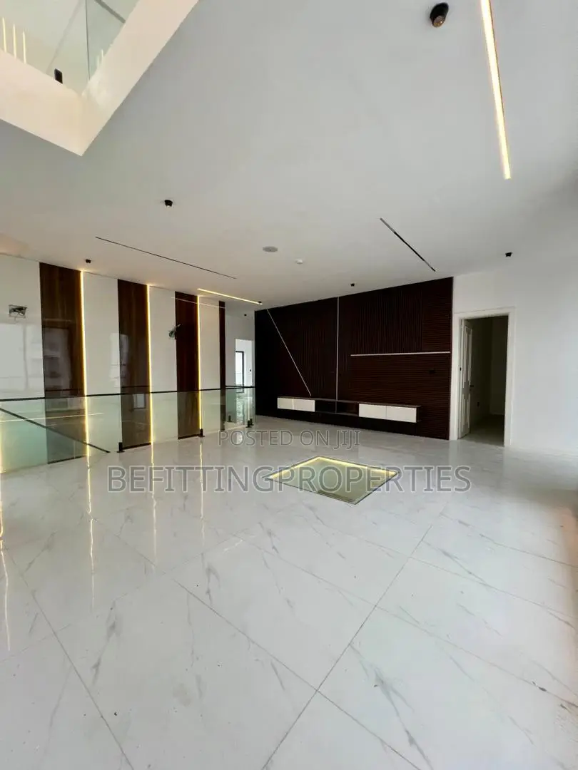 5bdrm Duplex in Lekki for sale