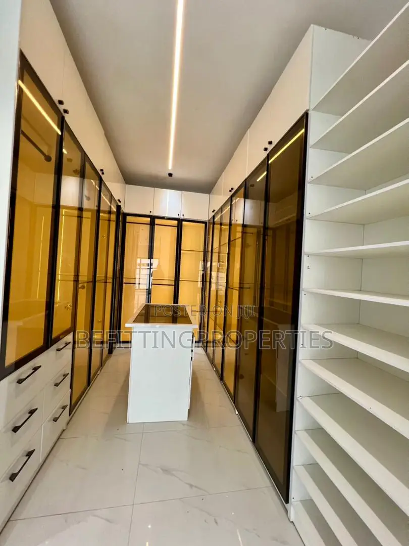 5bdrm Duplex in Lekki for sale