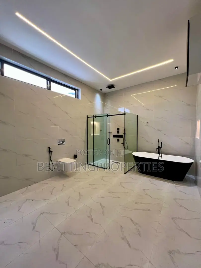 5bdrm Duplex in Lekki for sale