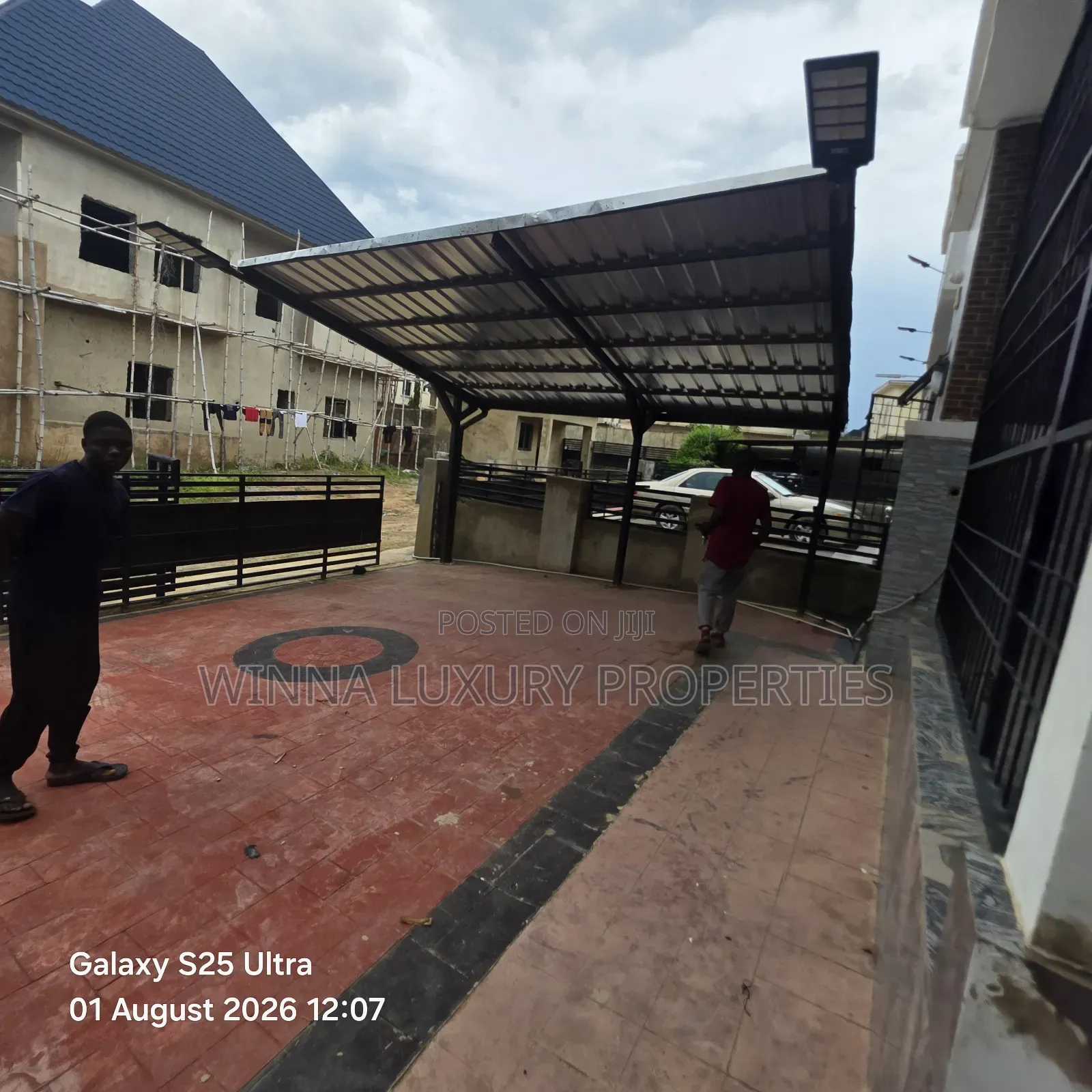 3bdrm Townhouse / Terrace in Along Von Axis, Lugbe District for rent