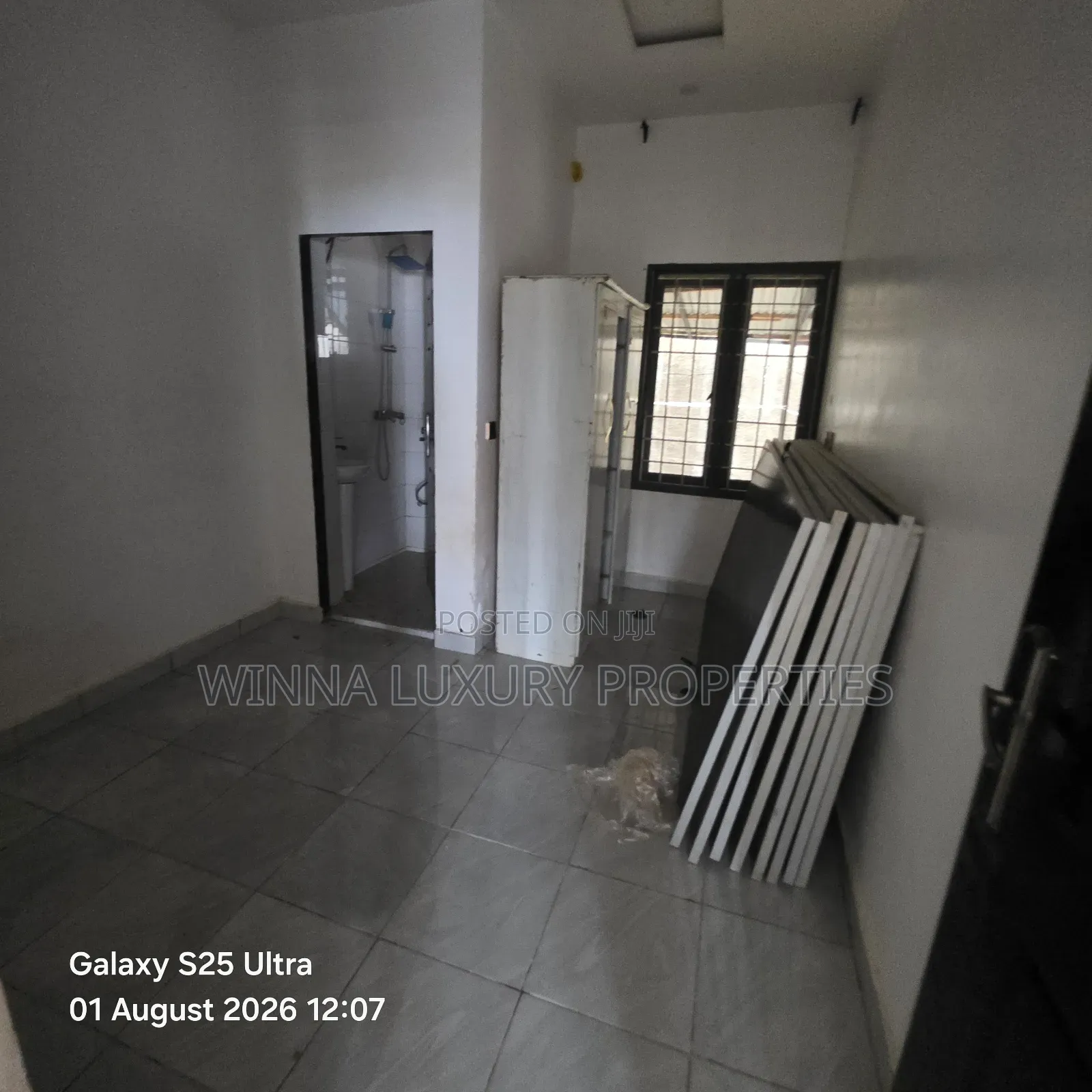 3bdrm Townhouse / Terrace in Along Von Axis, Lugbe District for rent