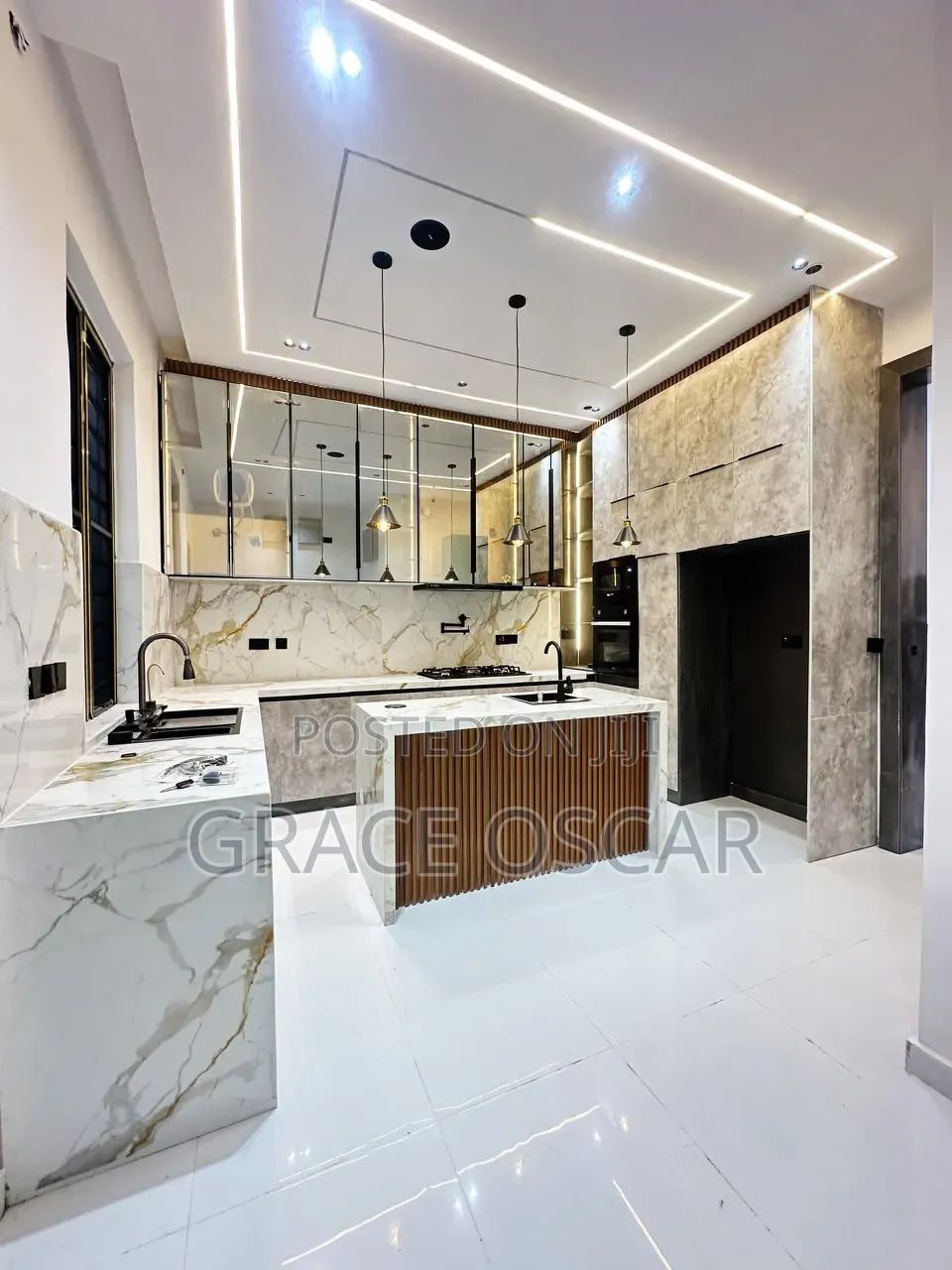 5bdrm Duplex in Ikota for sale