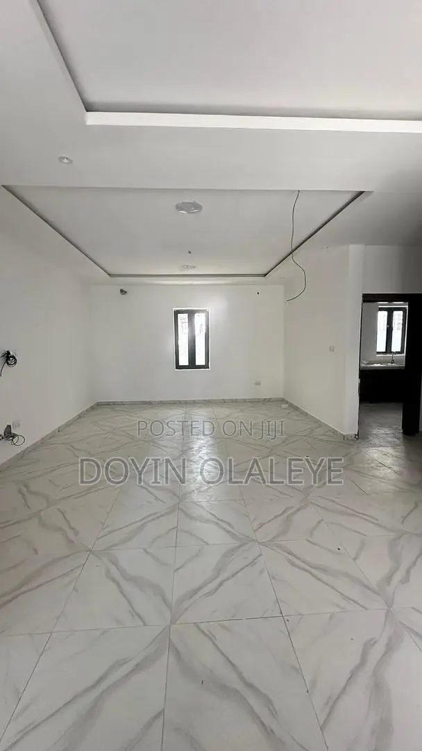 4bdrm Townhouse/Terrace in Ikota for sale