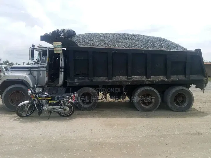 Iron Black Chippings/Granite PH | Delivery Available`
