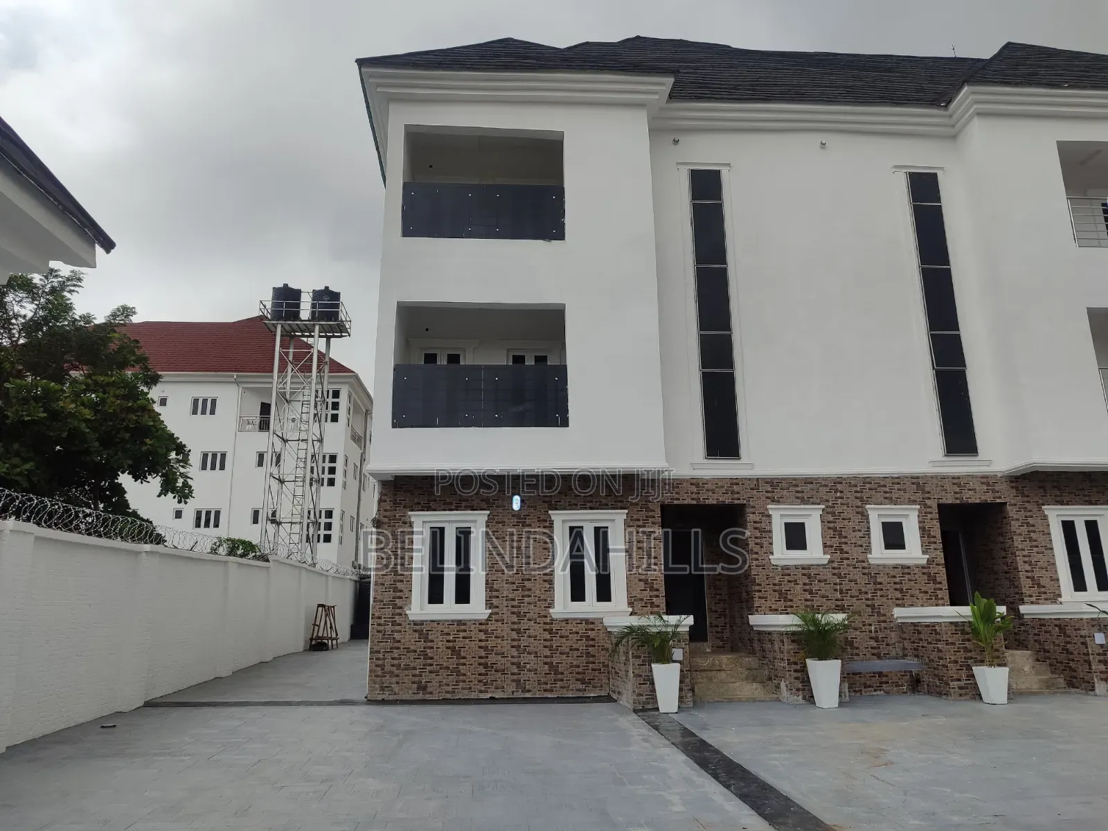 5bdrm Townhouse / Terrace in Mabushi for rent
