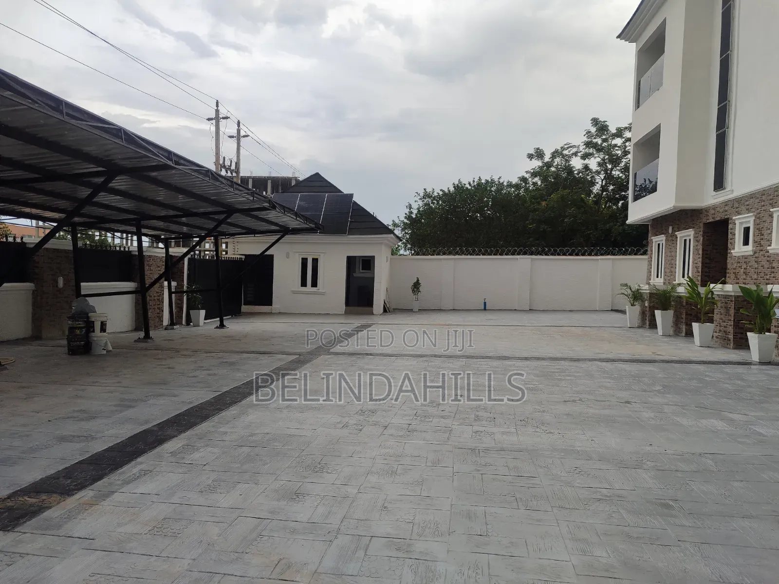 5bdrm Townhouse / Terrace in Mabushi for rent