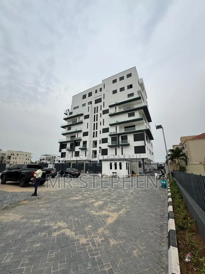 4bdrm Penthouse in Banana Island for sale