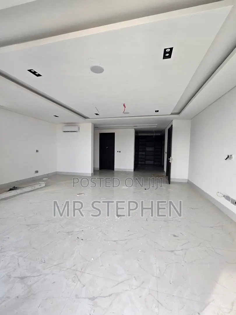 4bdrm Penthouse in Banana Island for sale