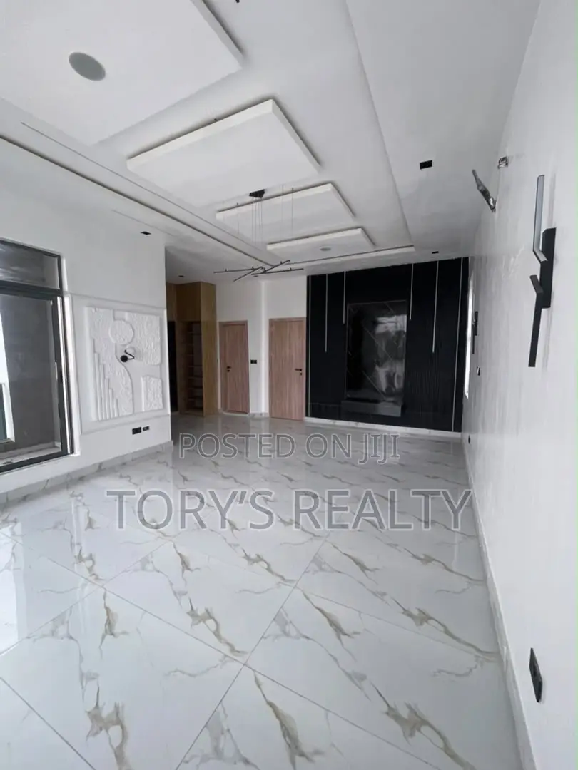 5bdrm Duplex in Ado / Ajah for sale