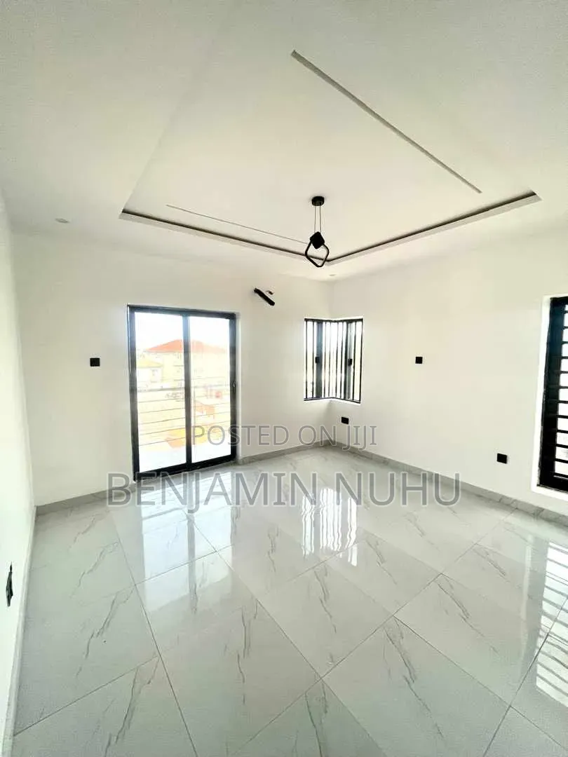 2bdrm Block of Flats in Ologolo for rent