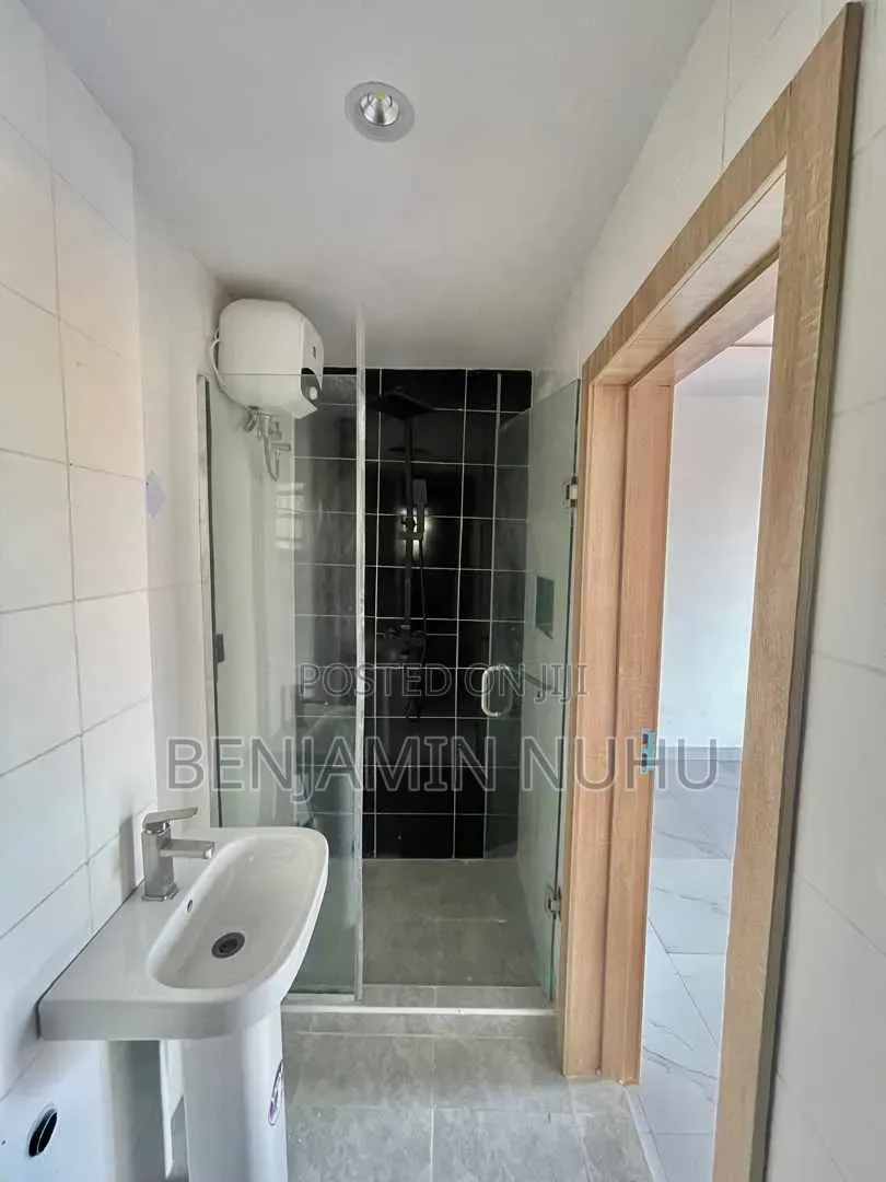 2bdrm Block of Flats in Ologolo for rent