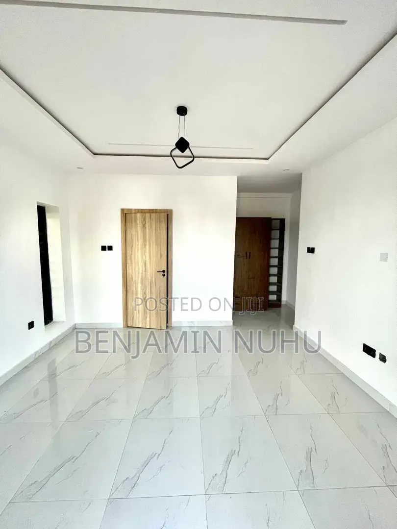 2bdrm Block of Flats in Ologolo for rent