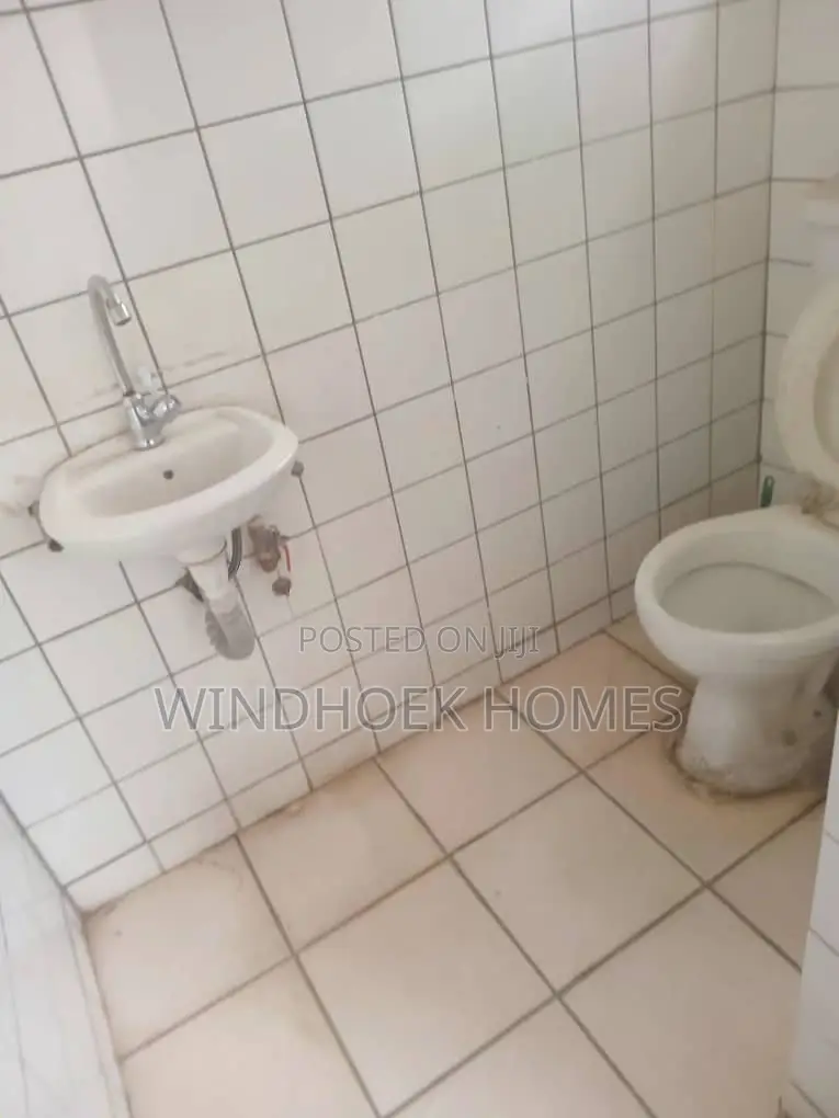 60sqms on the First Floor in a Well Maintained Office Complex
