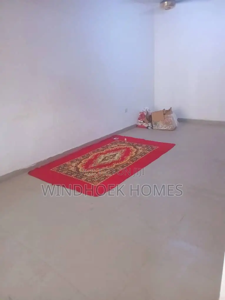 60sqms on the First Floor in a Well Maintained Office Complex