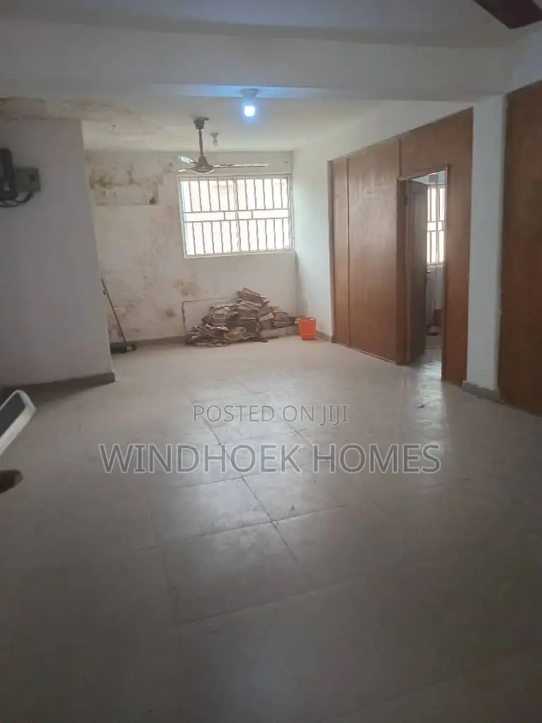 60sqms on the First Floor in a Well Maintained Office Complex