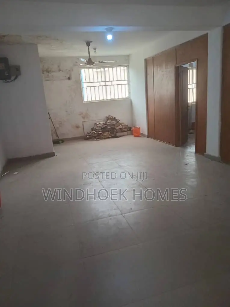 60sqms on the First Floor in a Well Maintained Office Complex