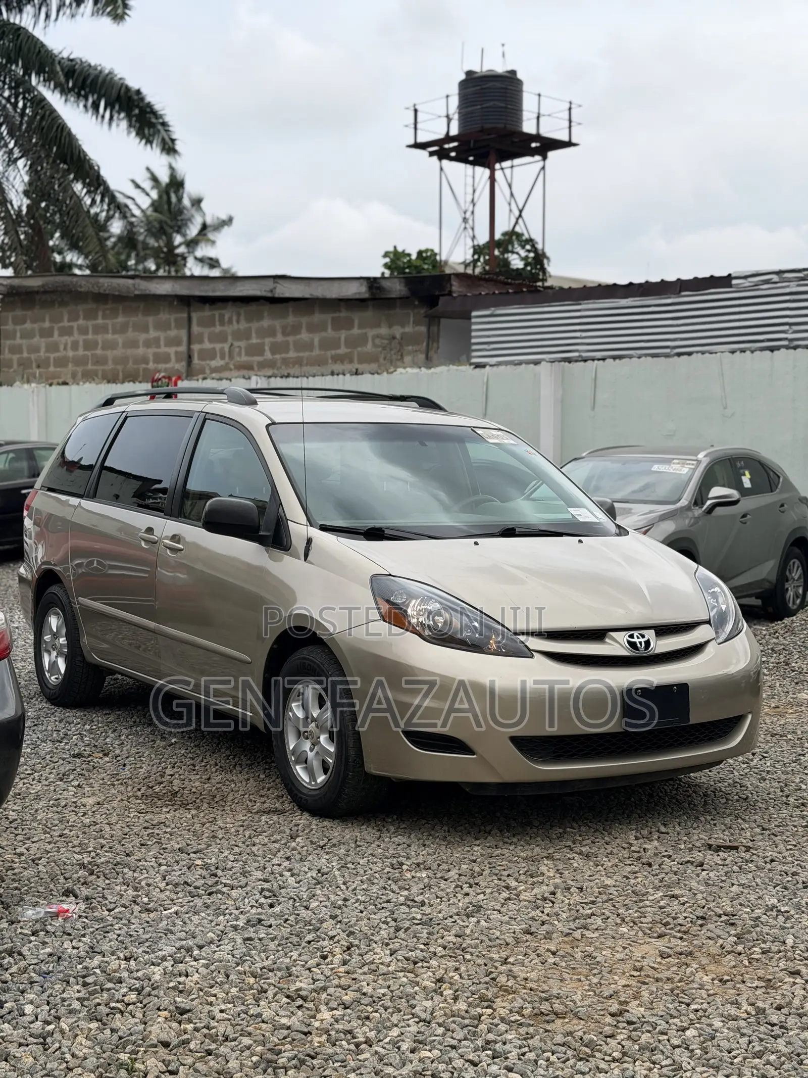 Toyota Sienna LE FWD 2006 Gold