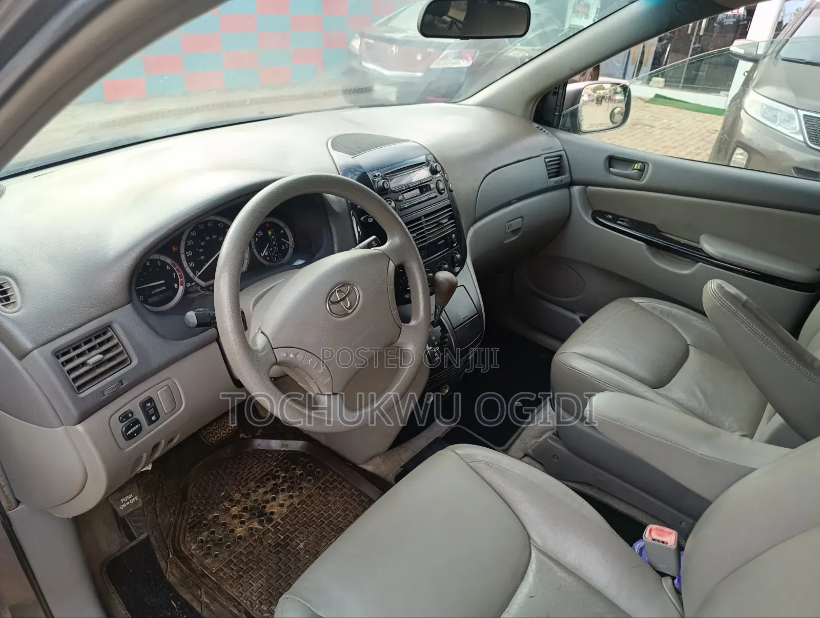 Toyota Sienna 2005 Beige