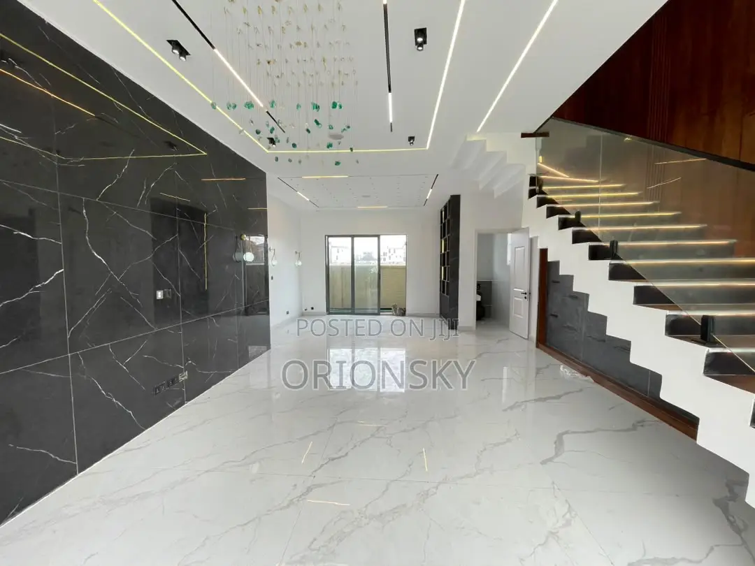 5bdrm Duplex in Lekki Phase 1 for sale