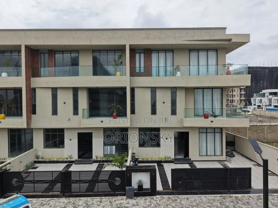 5bdrm Duplex in Lekki Phase 1 for sale