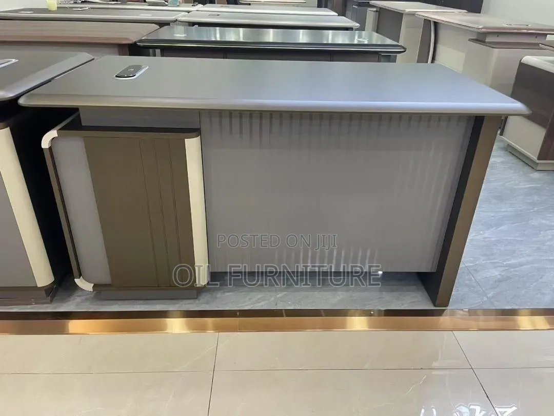 Modern Brown Executive Desk / CEO Office Table With Power Port