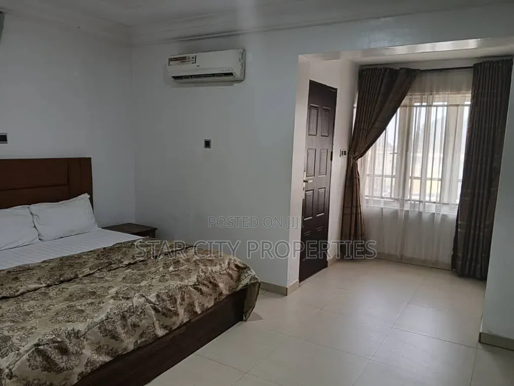 3bdrm Apartment in Ikeja Gra for rent