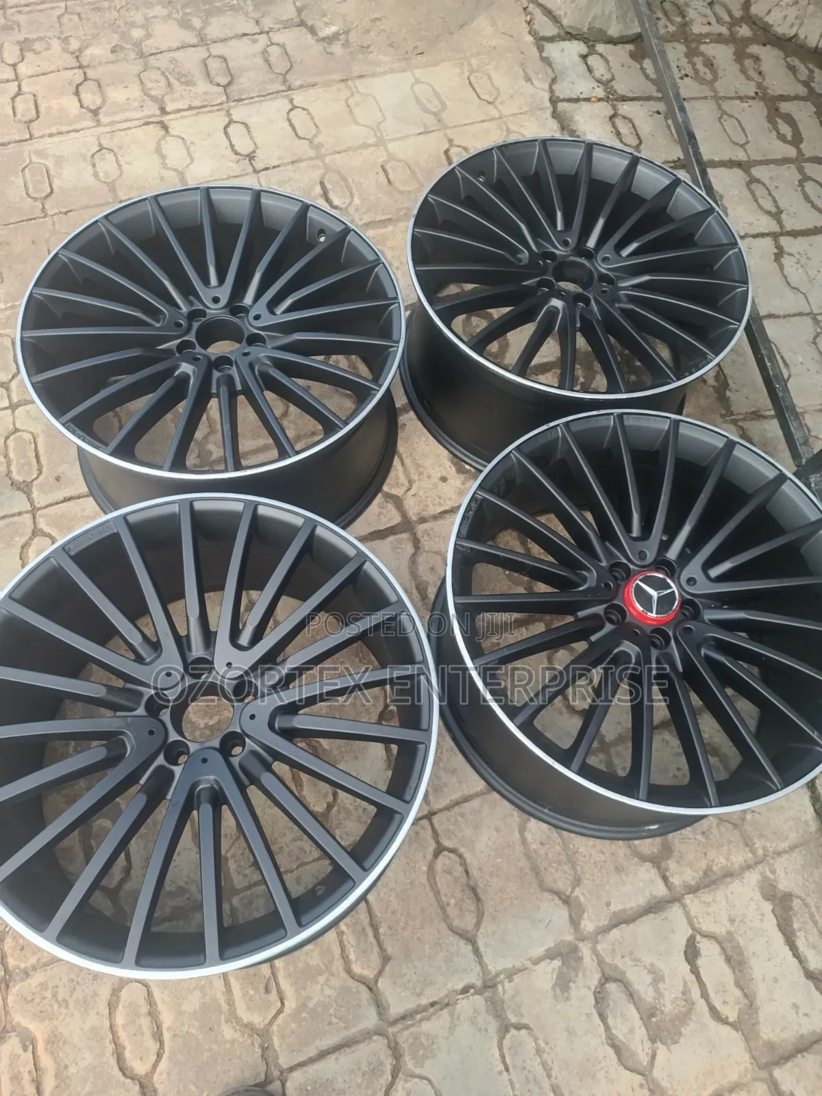 19rim Red Wit Tyres and 22 Rim Benz Wit Tyres