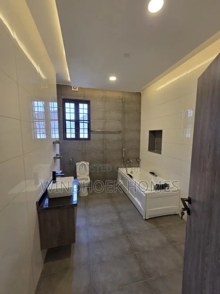 5bdrm Duplex in Dawaki for rent