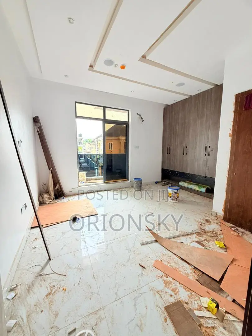 4bdrm Duplex in Adeniyi Jones for sale