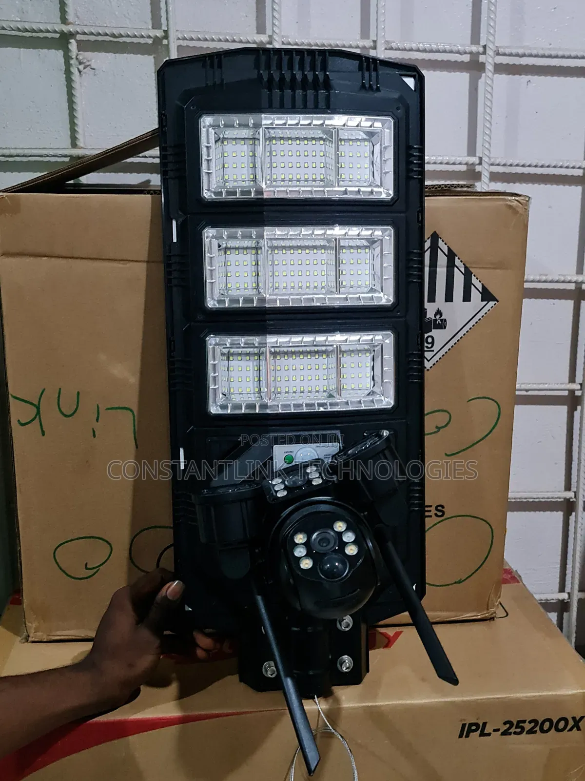Ai Solar Camera + Lightning 2-in-1