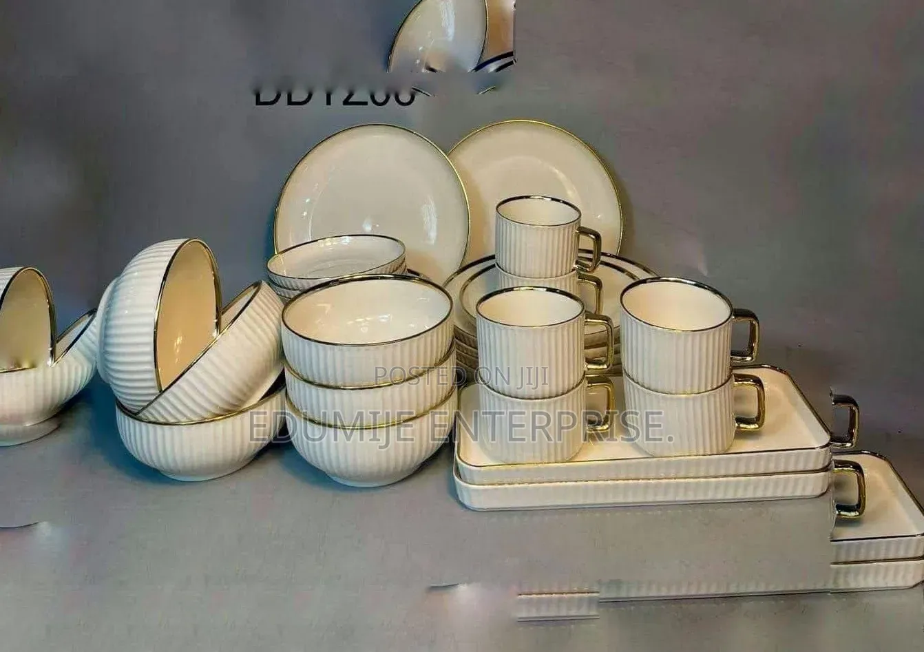 32 Pieces Dinner Set