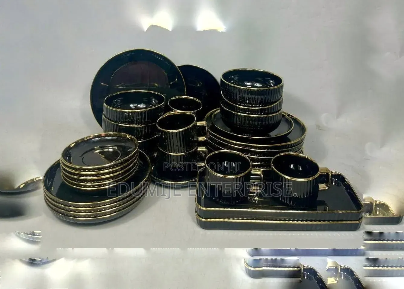 32 Pieces Dinner Set