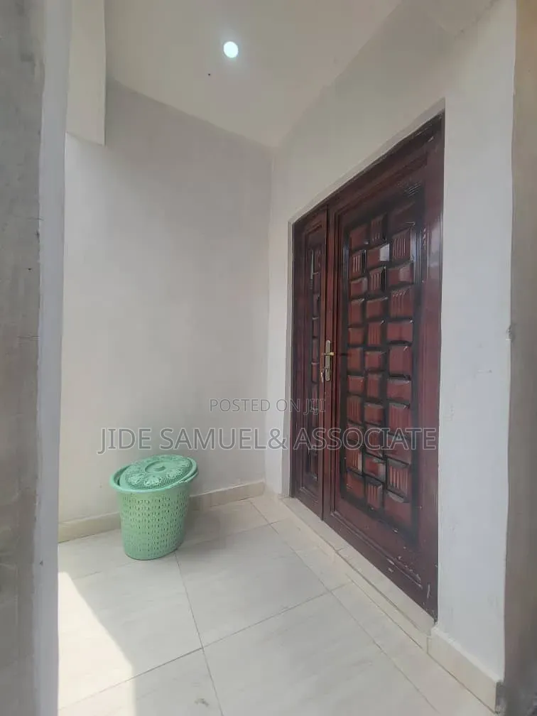 Mini Flat in Ayobo for rent