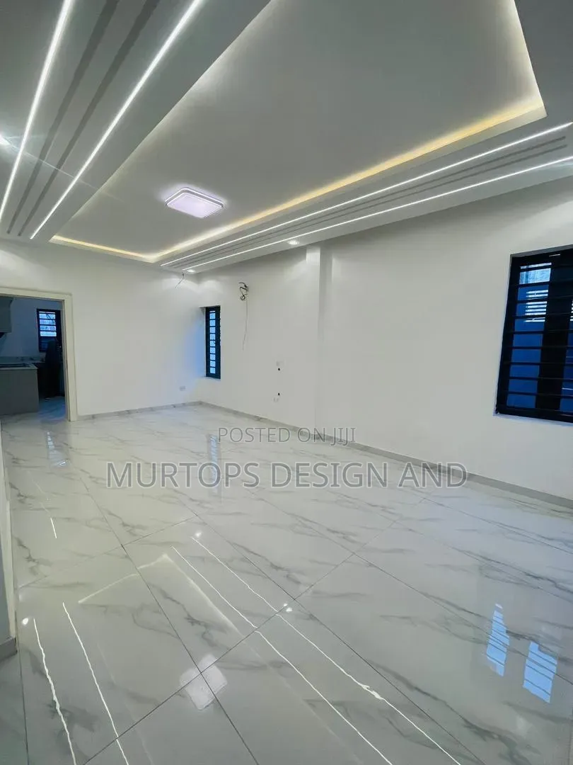 4bdrm Duplex in Berger for sale