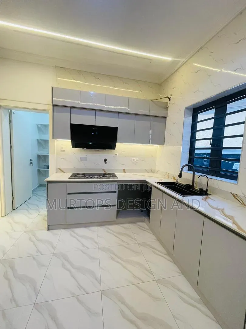 4bdrm Duplex in Berger for sale