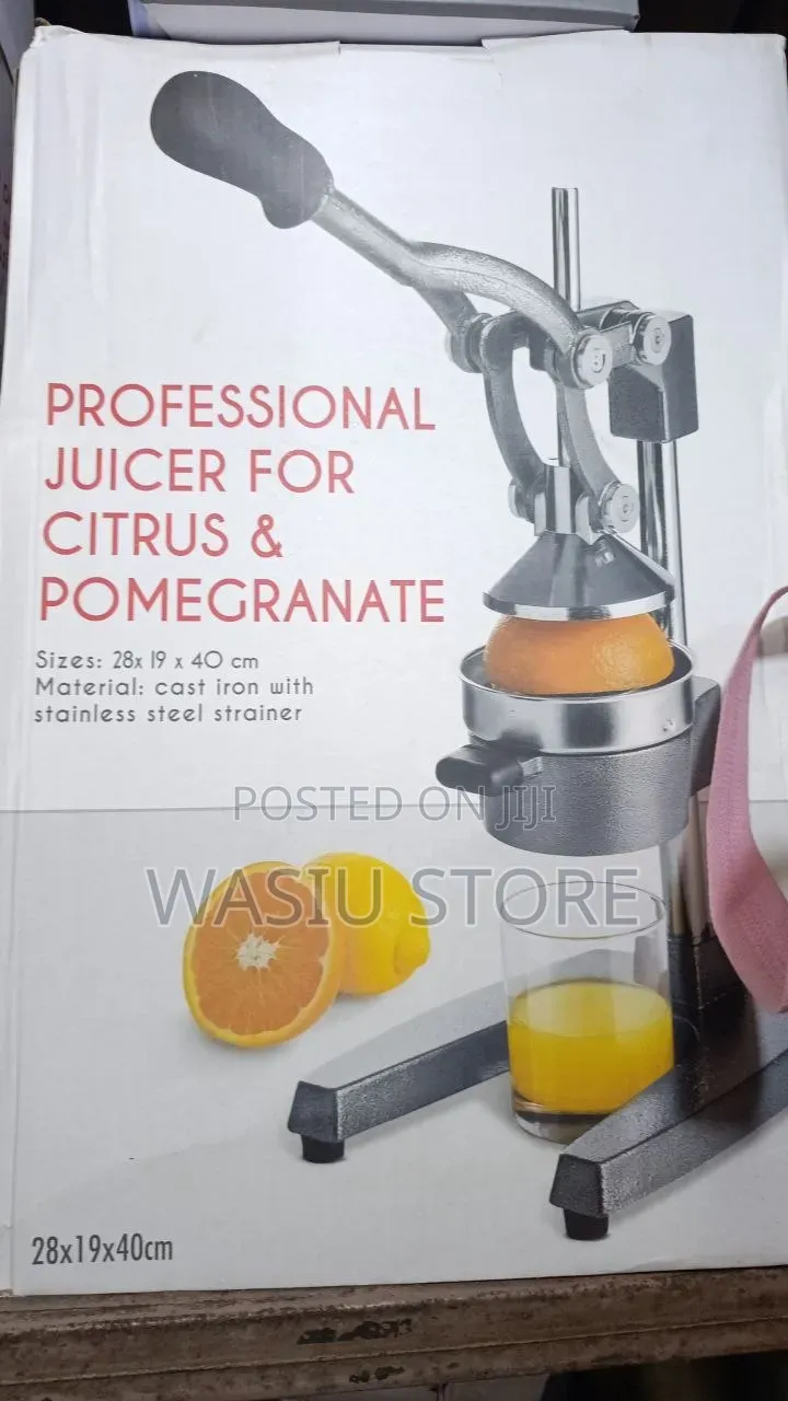 Industrial-Style Manual Citrus Juicer