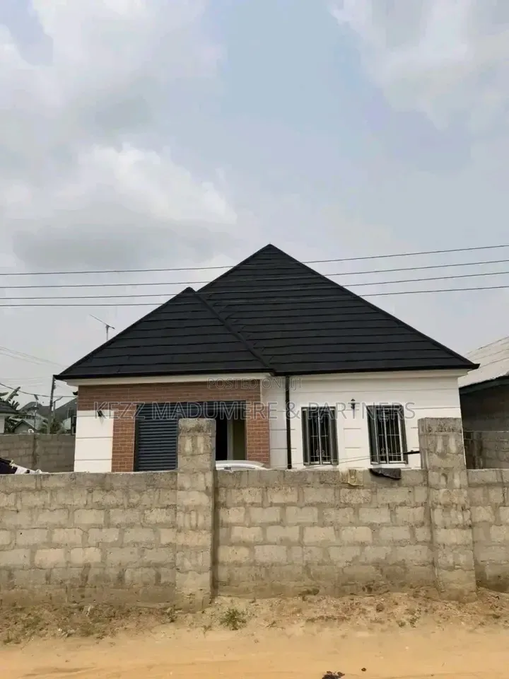 3bdrm Bungalow in Eneka , Port for sale