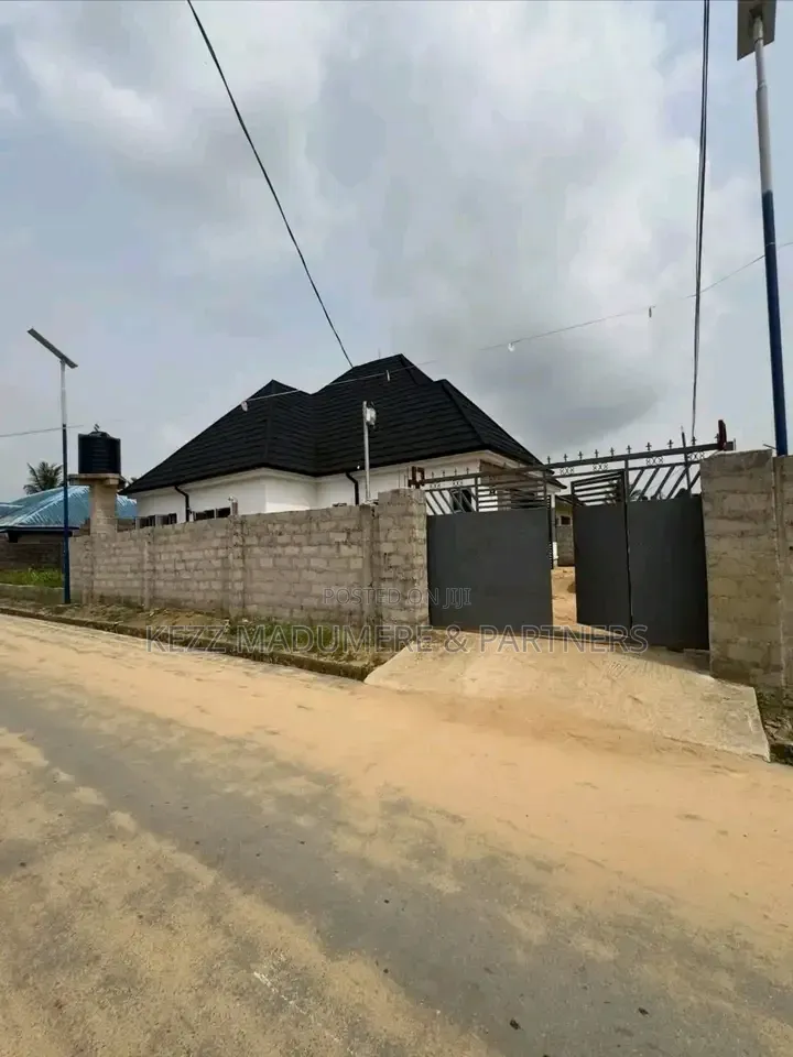 3bdrm Bungalow in Eneka , Port for sale