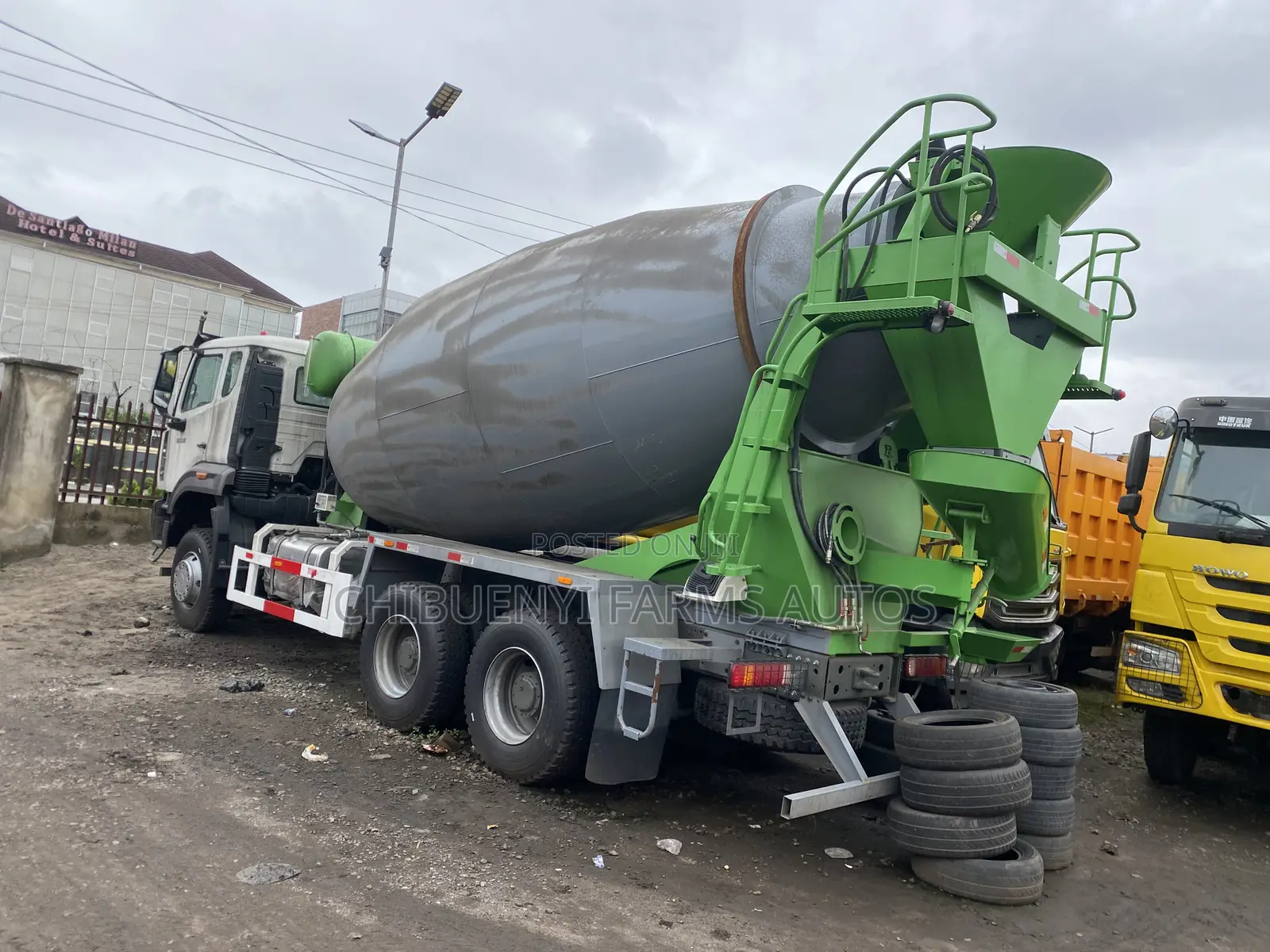 Howo Concrete Mixer 9-Cubic