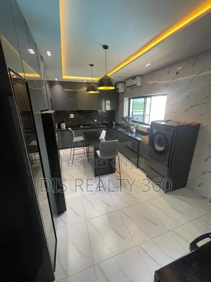 4bdrm Duplex in King'S Palace, FHA for sale