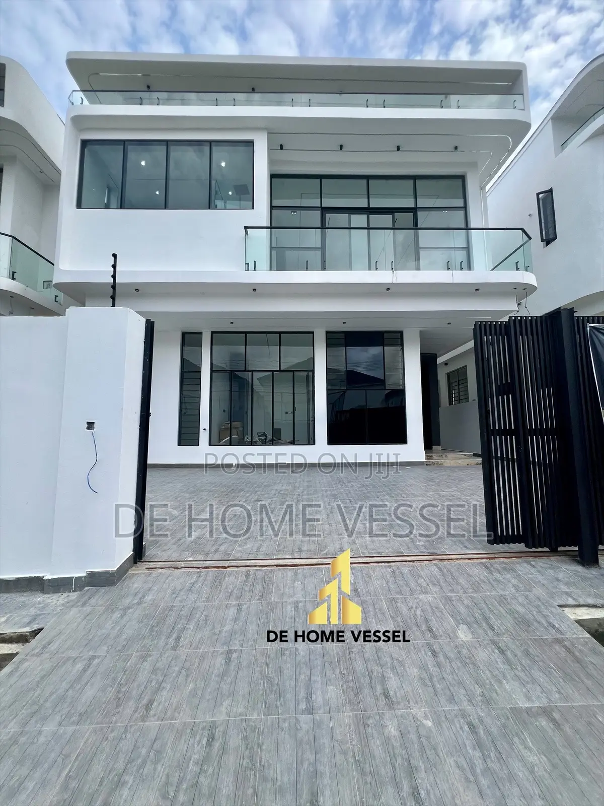 5bdrm Duplex in Lekki for sale