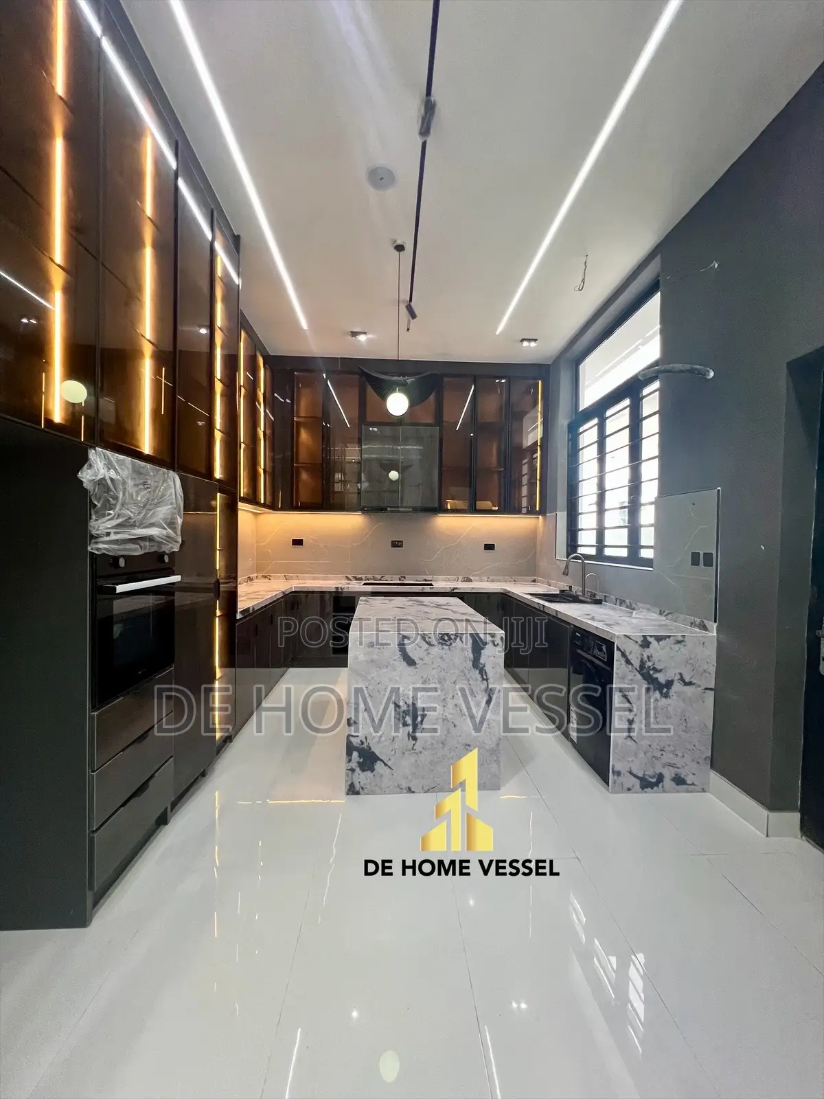 5bdrm Duplex in Lekki for sale
