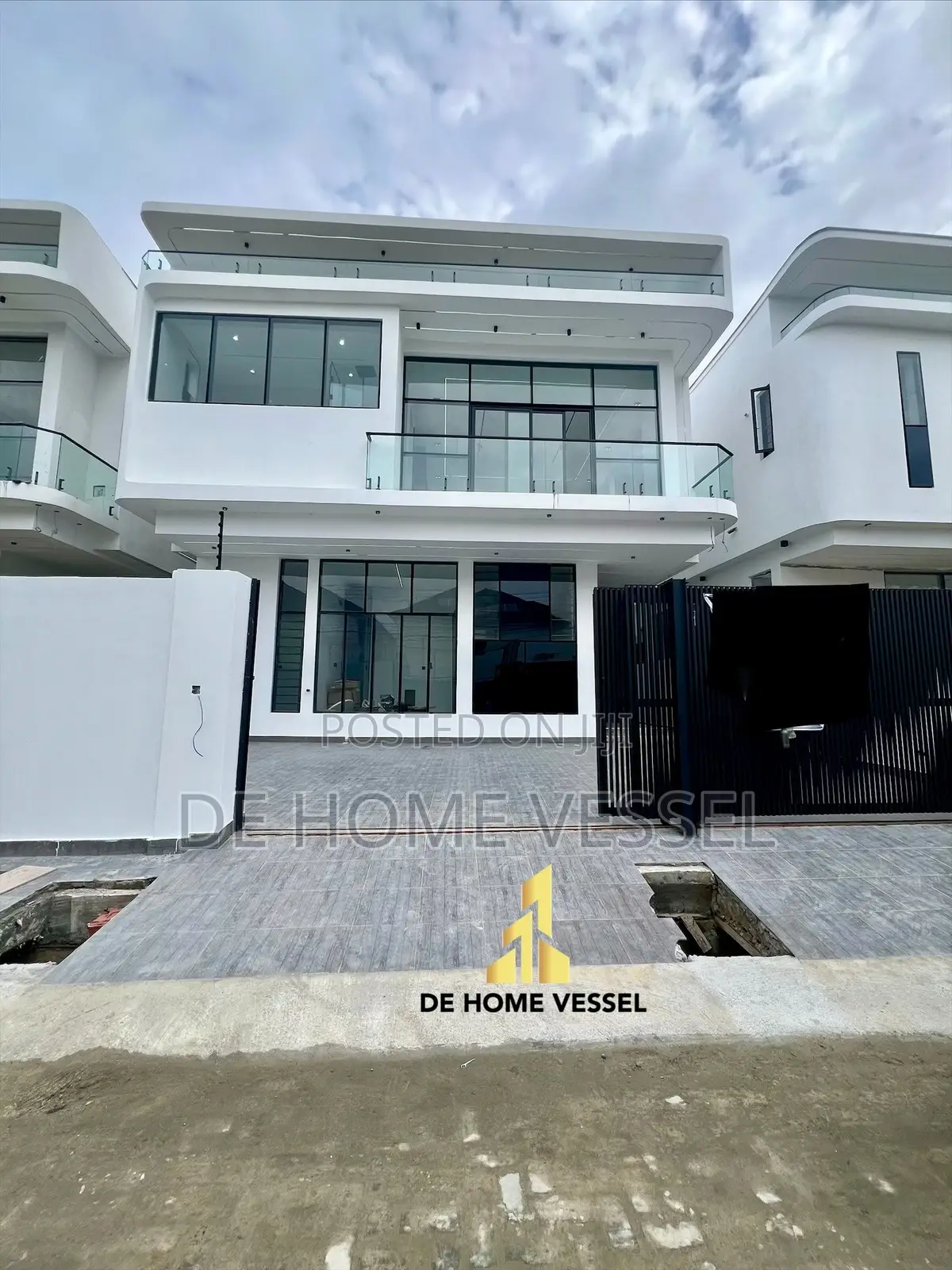 5bdrm Duplex in Lekki for sale