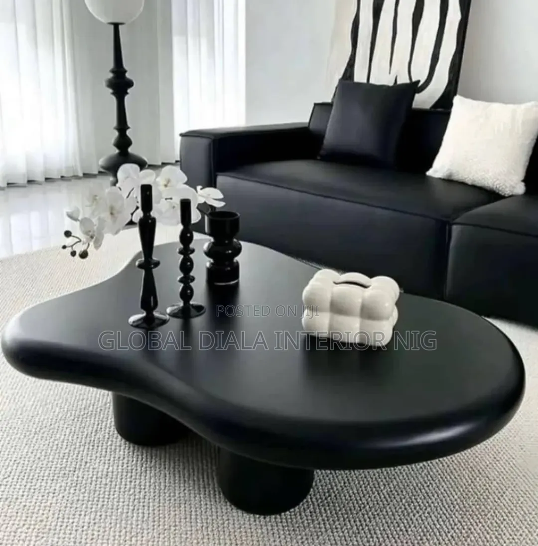 Kiro Chubby Wavy Coffee Table in Black