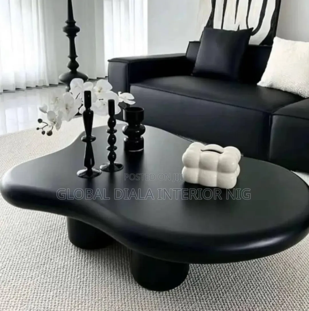 Kiro Chubby Wavy Coffee Table in Black