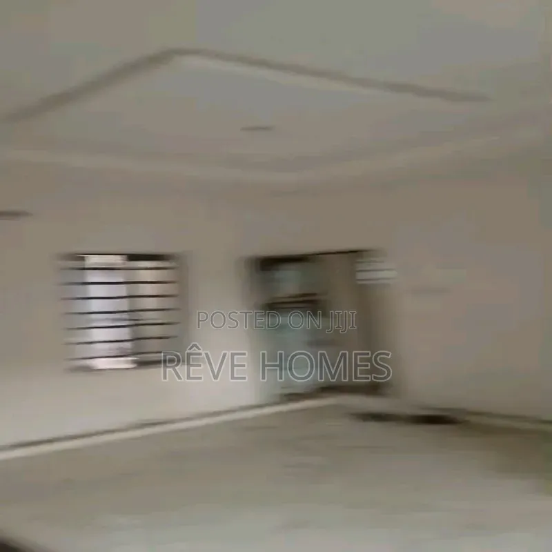 2bdrm Block of Flats in Mende for rent