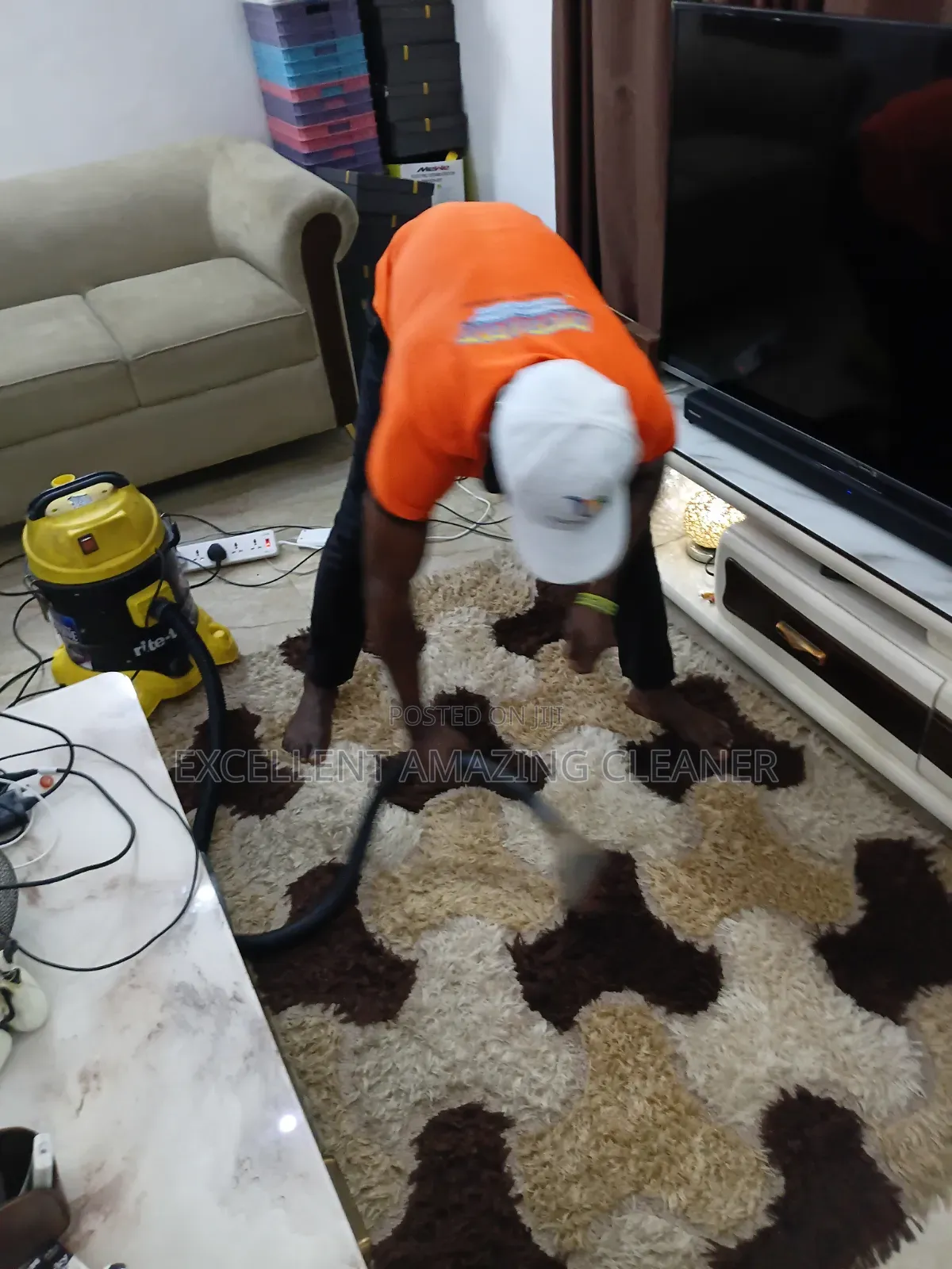 Excellent Sofa/Rug/Matrass Cleaning