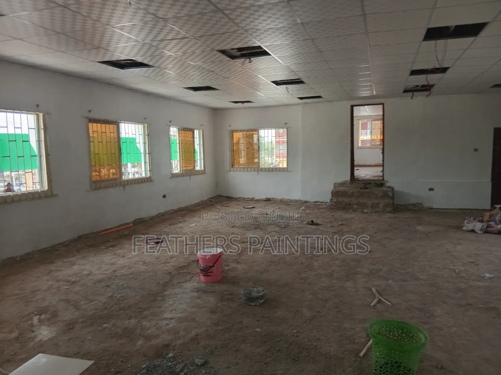 Skilled Interior and Exterior Painter and Screeder