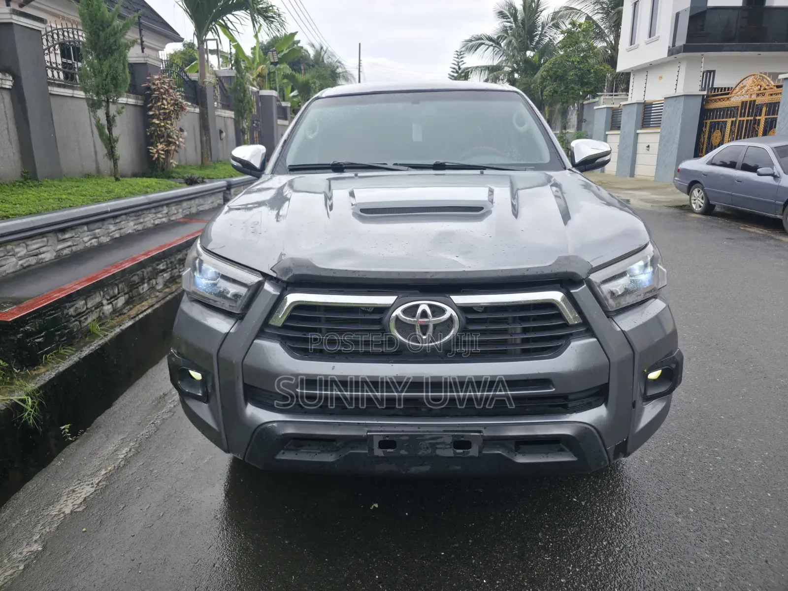 Toyota Hilux 2012 Gray