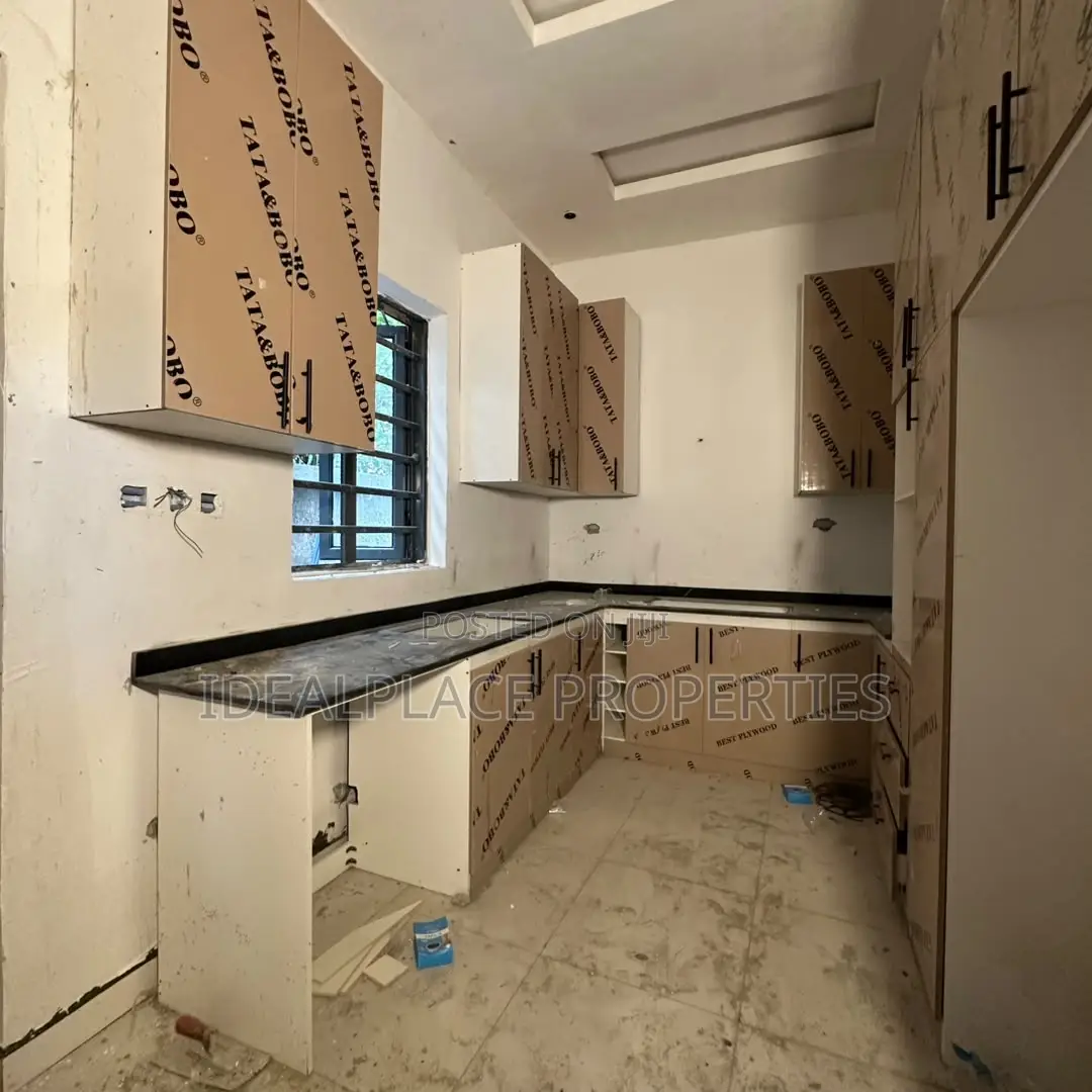 3bdrm Townhouse/Terrace in Sangotedo for sale